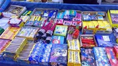 ضبط 20 ألف صاروخ ألعاب نارية في الفيوم