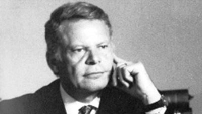 يوسف السباعي: «لست وحدك» أحب الأعمال