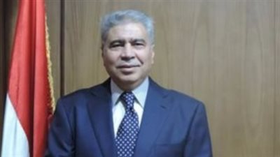 محافظ المنيا ومدير الأمن يتابعان انتظام العملية التعليمية