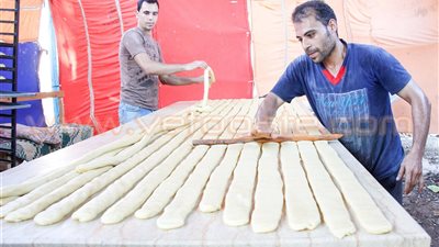 بالصور.. «يا كعك العيد».. الفرن غاوى الدندنة