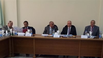 استدعاء تشكيل أمن مركزى لحماية محافظ الشرقية من المعلمين