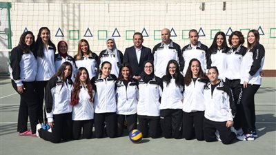 الصيد يحتفل بسيدات الطائرة قبل أول مشاركة في البطولة العربية