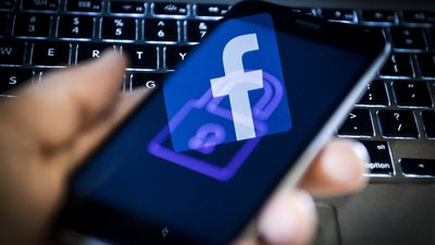 «فيس بوك» تطالب مستخدميها الموافقة لاستهداف البريد الإلكتروني والهاتف