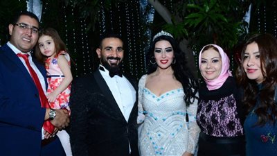 4 نجوم يستمتعون بأول عيد لهم بعد الزواج (صور)