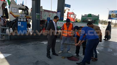بالصور.. «الرقابة الإدارية» تكشف عجزا في المواد البترولية بـ«ملوي»
