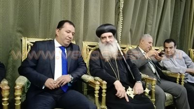 بالصور.. محافظ الأقصر يهنئ الأقباط بعيد القيامة المجيد