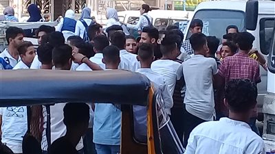 أولياء الأمور يشتكون من مضايقة الطالبات بعد خروجهن في الخصوص
