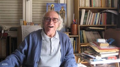 إدوارد الخراط: فوزي بجائزة النيل يدعو لاحترام المناخ الثقافي المصري