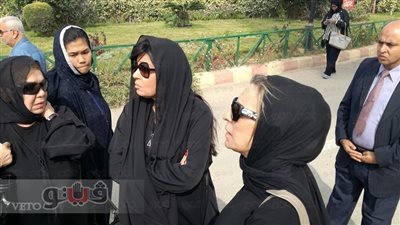 نجوم الفن في مسجد الشرطة بـ6 أكتوبر لتشييع جثمان محمود عبدالعزيز