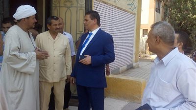 مدير «تعليم طهطا» يتفقد مدرسة نزلة عمارة بعد شائعة ظهور ثعبان (صور)
