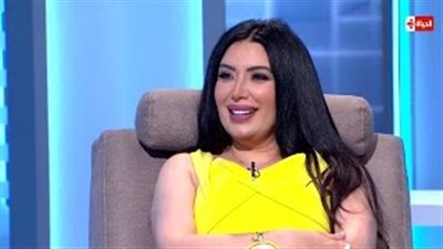 بالفيديو.. عبير صبري: السيسي نور عنينا وعلشانه أعمل أي حاجة.. مش هتجوز غير مصري.. أمي لو شافتني بالمايوه في السينما كانت ضربتني.. طبيب نفسي ساعدني في الانفصال عن زوجي.. بحب الدلع ومعنديش خطوط حمرا