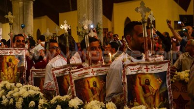 وفد «المصريين الأحرار» يصل الكاتدرائية لحضور قداس القيامة