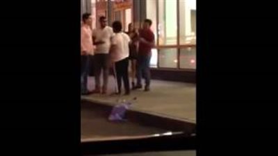 بالفيديو.. مشاجرة عنيفة بين شاب سعودي ولبناني في دبي