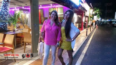 جمهور لاميتا فرنجية يطلبون الزواج من والدتها