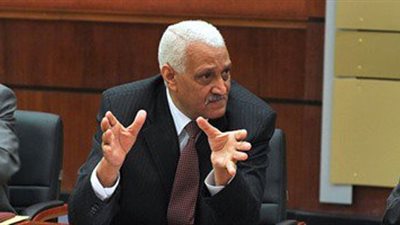 محافظ السويس: أتابع عملي في الشارع وسط المواطنين