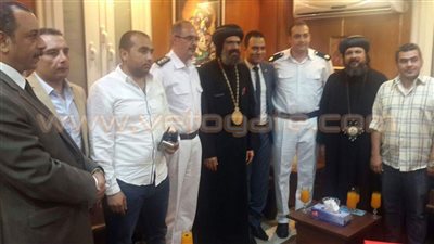 قيادات ورموز «شبرا» يهنئون الأقباط بعيد «القيامة المجيد»