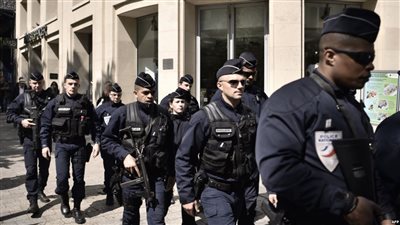 فرنسا تعلن إقامة مركز وطني لمكافحة الإرهاب