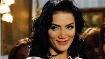 حورية فرغلي: بابا وماما مطلقين وأنا عمري 48 ساعة