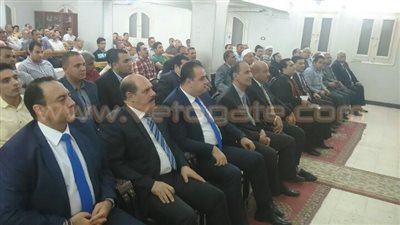 بالصور.. محافظ الفيوم يزور الكنائس لتهنئة الأقباط بعيد القيامة