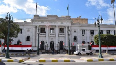 ضبط مدير أمن ديوان محافظة المنيا وآخرين بتهمة تقاضي رشوة