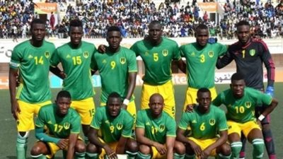 منتخب موريتانيا يصل مطار القاهرة على متن طائرة خاصة