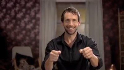 إعلان عن حزام أمان يشعل «فيس بوك» (فيديو)