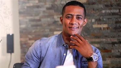 محمد رمضان يتبرع لمرضى السرطان بدمه في 2009 وبمليوني جنيه في 2017