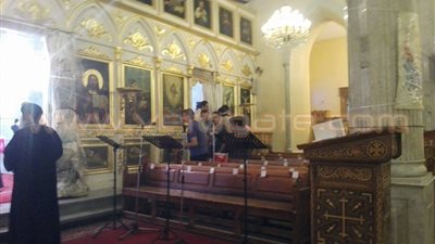 بالصور.. الأنبا يوساب يترأس قداس عيد القيامة بالأقصر