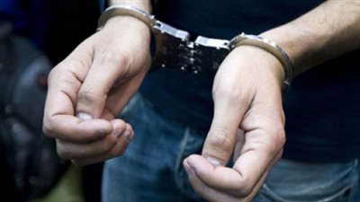 القبض على أحد الموظفين بالقليوبية بتهمة إصدار تراخيص وهمية