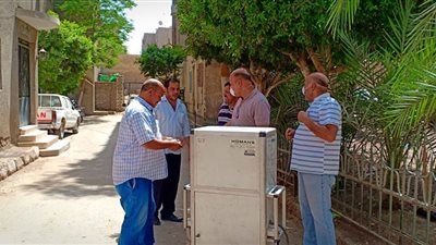 البيئة تفحص عوادم 24 سيارة سرفيس ببني سويف (صور)