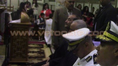 بالصور.. مدير أمن مطروح يشارك الأقباط احتفالات عيد القيامة
