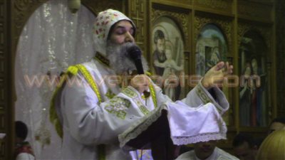 بالصور.. مدير المنطقة الأزهرية بمطروح يشارك في احتفالات عيد القيامة