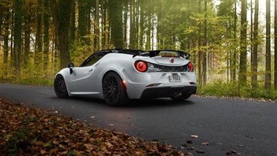 «بوجيا ريسينج» الألمانية تجري التعديلات لسيارة إيطالية