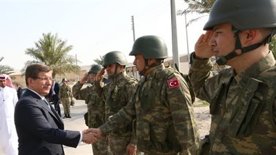 بالفيديو والصور.. الجيش التركي في قطر ذراع أردوغان لحماية تميم