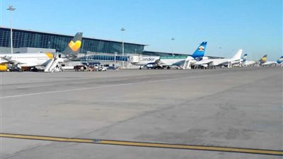 تأخر إقلاع 5 رحلات دولية بمطار القاهرة بسبب الصيانة والتشغيل