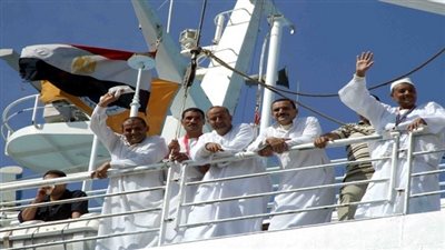 376 معتمرا يغادرون ميناء نويبع