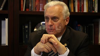 رئيس الجامعة الأمريكية بمصر: لا نسعى للربح و٢٣ مليون دولار حجم المنح الدراسية العام الماضي