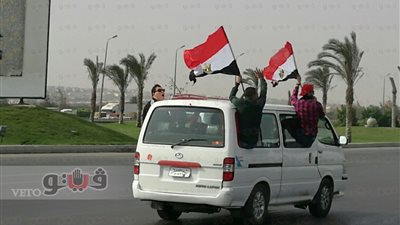 بالصور.. الجماهير تتوجه إلى استاد برج العرب بأعلام مصر