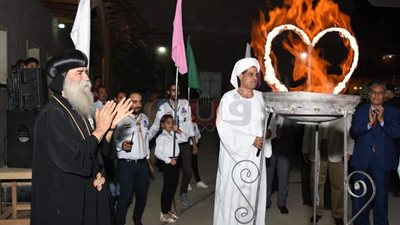 15 صورة لترنيمة «حب الوطن» بمشاركة الأنبا بيمن والأمير هاشم بقنا