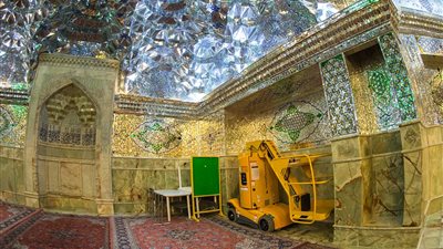 بالصور.. أفضل التصميمات المعمارية لأسقف المساجد والأسواق بإيران