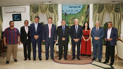 محافظ جنوب سيناء يلتقى بوفد من رجال الأعمال اليونانيين