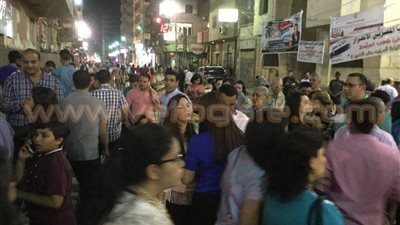 بالصور.. أقباط أسيوط يغادرون الكنائس بعد انتهاء قداس عيد القيامة