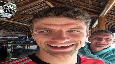 «مولر» يطمئن جماهير ألمانيا بـ«صورة سيلفي» مع «شيفانشتيجر»