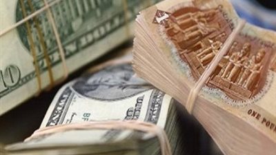 رويترز: قرض الصندوق يرفع الجنيه أمام الدولار