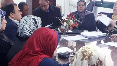 تفاصيل اجتماع مدير قوى الإسكندرية بمديري مكاتب التشغيل (صور)