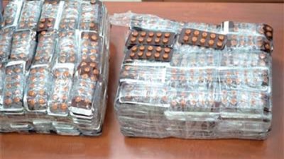 ضبط 7 آلاف قرص مخدر ومضاد للناموس مع راكبة بمطار القاهرة