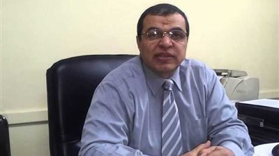 أسباب بقاء وزير القوى العاملة في منصبه