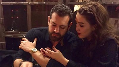 أشرف زكي ينفي القبض على عمرو يوسف وكندة علوش