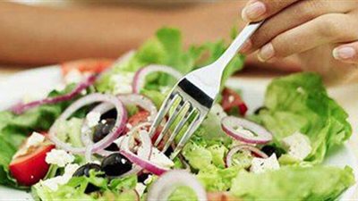 وجبات جماعية بين الدنماركيين والمغتربين لكسر الشعور بالوحدة