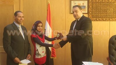 بالصور.. تكريم أوائل «دبلومات الفيوم» على مستوى الجمهورية
